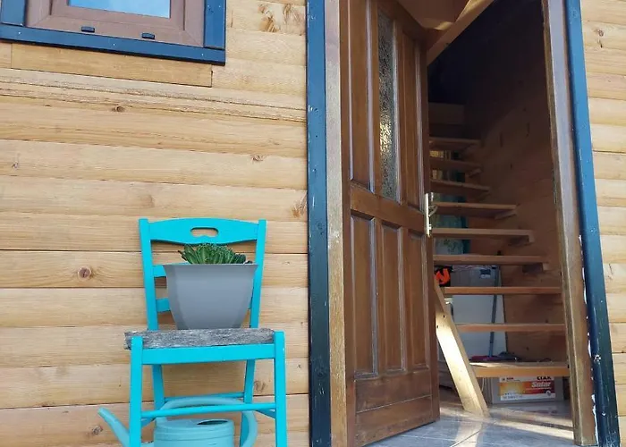 Wooden House ,,peruna,, * Bihać